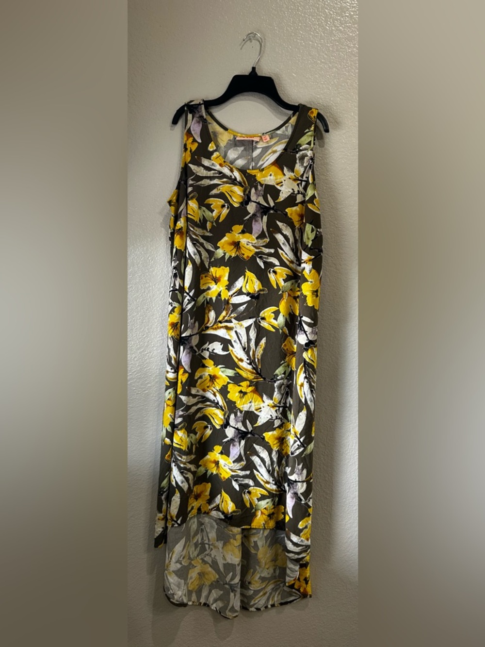 EVRI Olive Green Floral High-Low Dress Sz 0X (L) Yellow Blooms Sleeveless Vacay